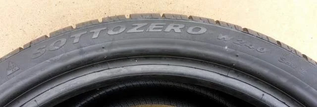 1x Winterreifen PIRELLI 295/30 R19 Sottozero W240 Serie II N1 100V XL 2016 7,8mm - Bild 2 von 3