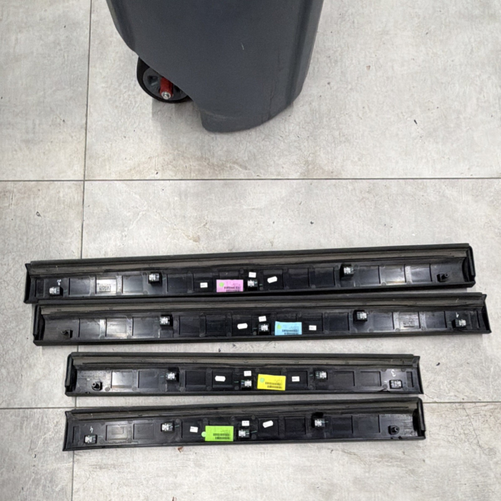 Rolls-Royce Cullinan 2019-2024 Rocker panel