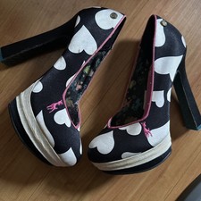 BabyCham Vanilla Heart Monochrome Heel Shoes valentines size 38/5 