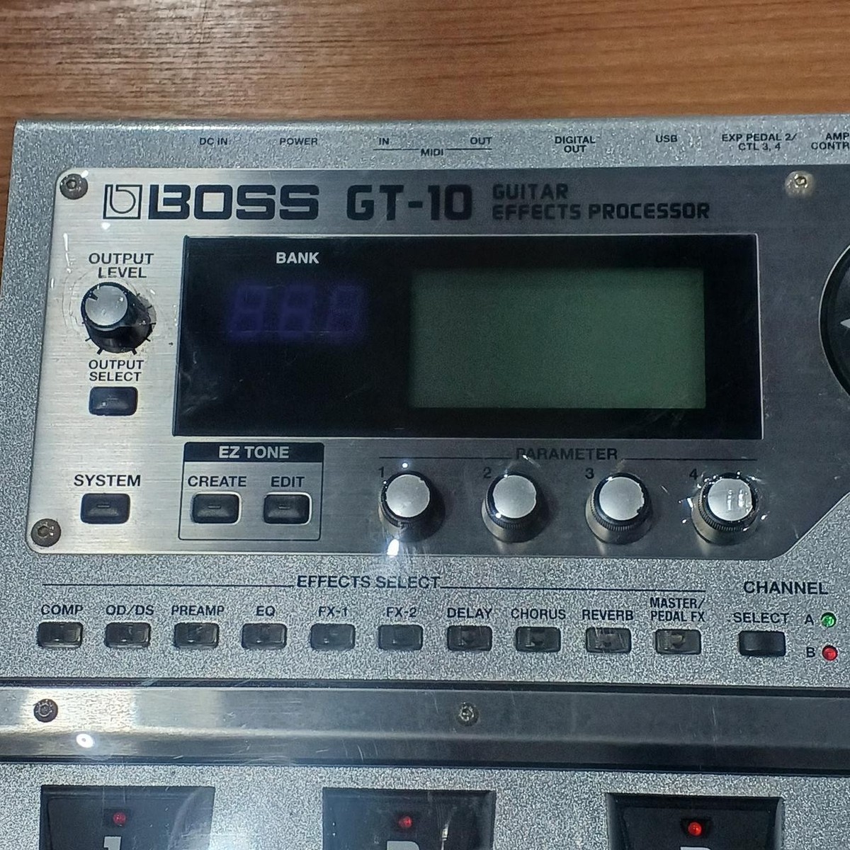 BOSS GT-10 Guitar Effects Processor COSM Amp Modeling Floorboard