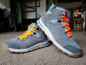 salomon thinsulate insulation waterproof