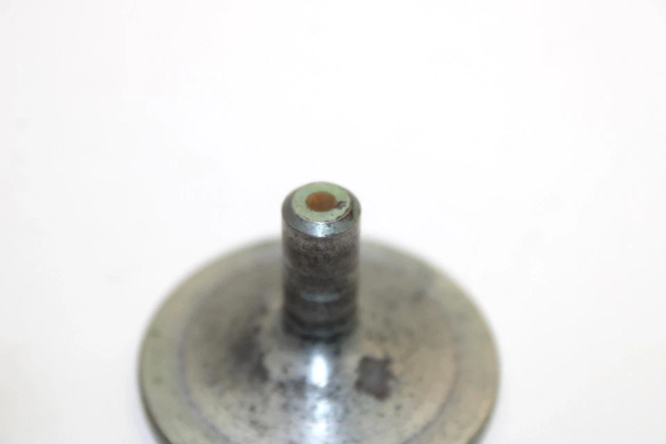 Yamaha Vmax 600 1994 OEM pinza de freno placa de respaldo 89A-25733-00-00 Q2576 Foto 3 de 4