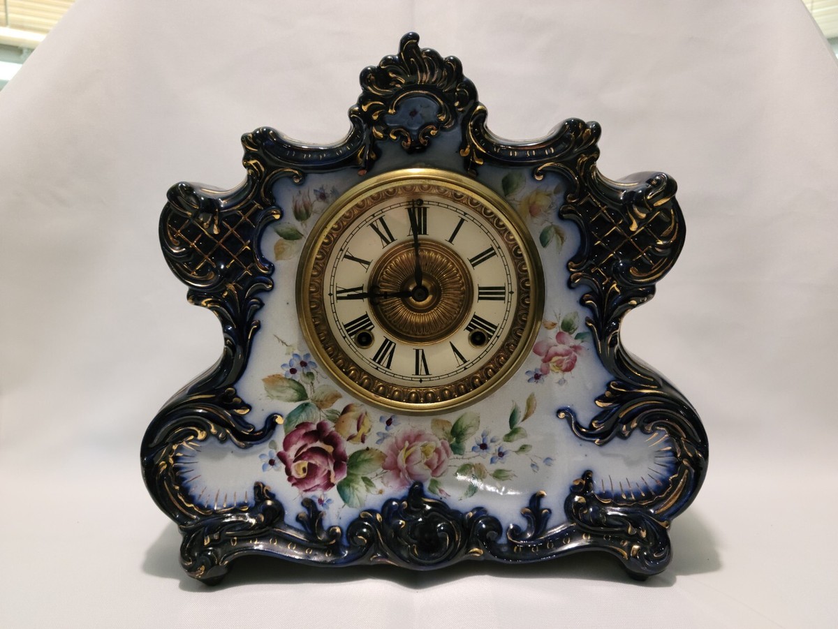 Porcelain Dresden Extra 8-day, hour and half hour Cathedral Bell