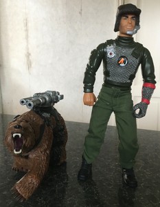 ACTION MAN - FIGURE AND GRIZZLY BEAR 