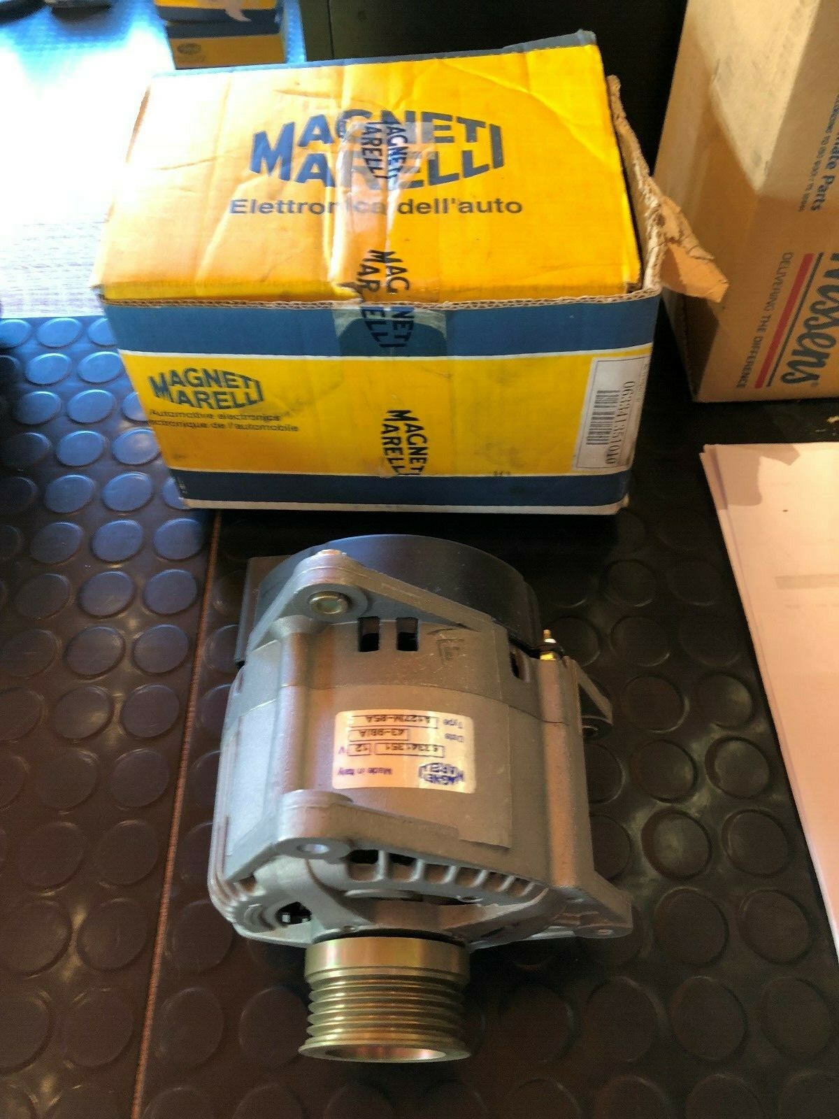 Alternateur neuf Marelli 63341351 pour Rover YLE10075 et MAN671
