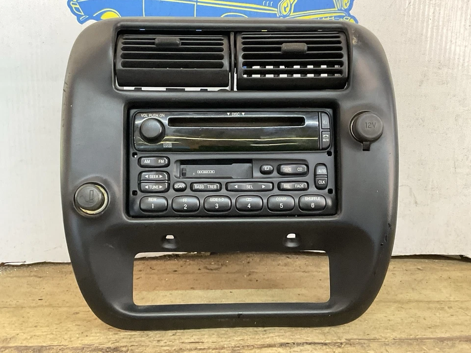 Ford Explorer Ranger Mountaineer 1995-2003 AM/FM CD/CASSETTE BISEL NEGRO Foto 4 de 4