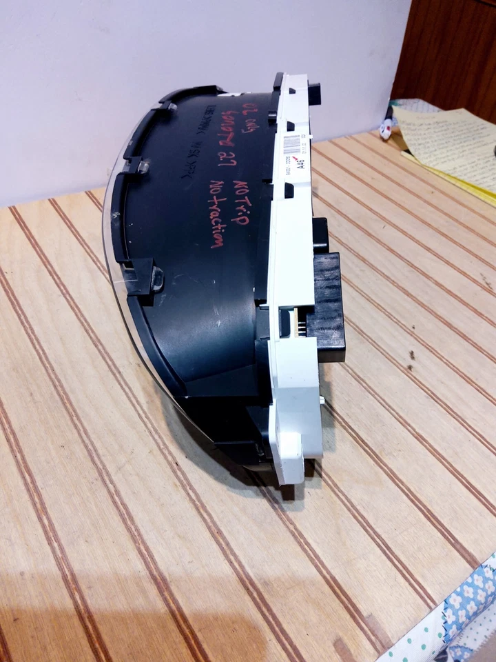 Cuadro de instrumentos HYUNDAI SONATA AUTOMÁTICO 2,7 MILLAS DESCONOCIDO SOLO 2002 Foto 4 de 4