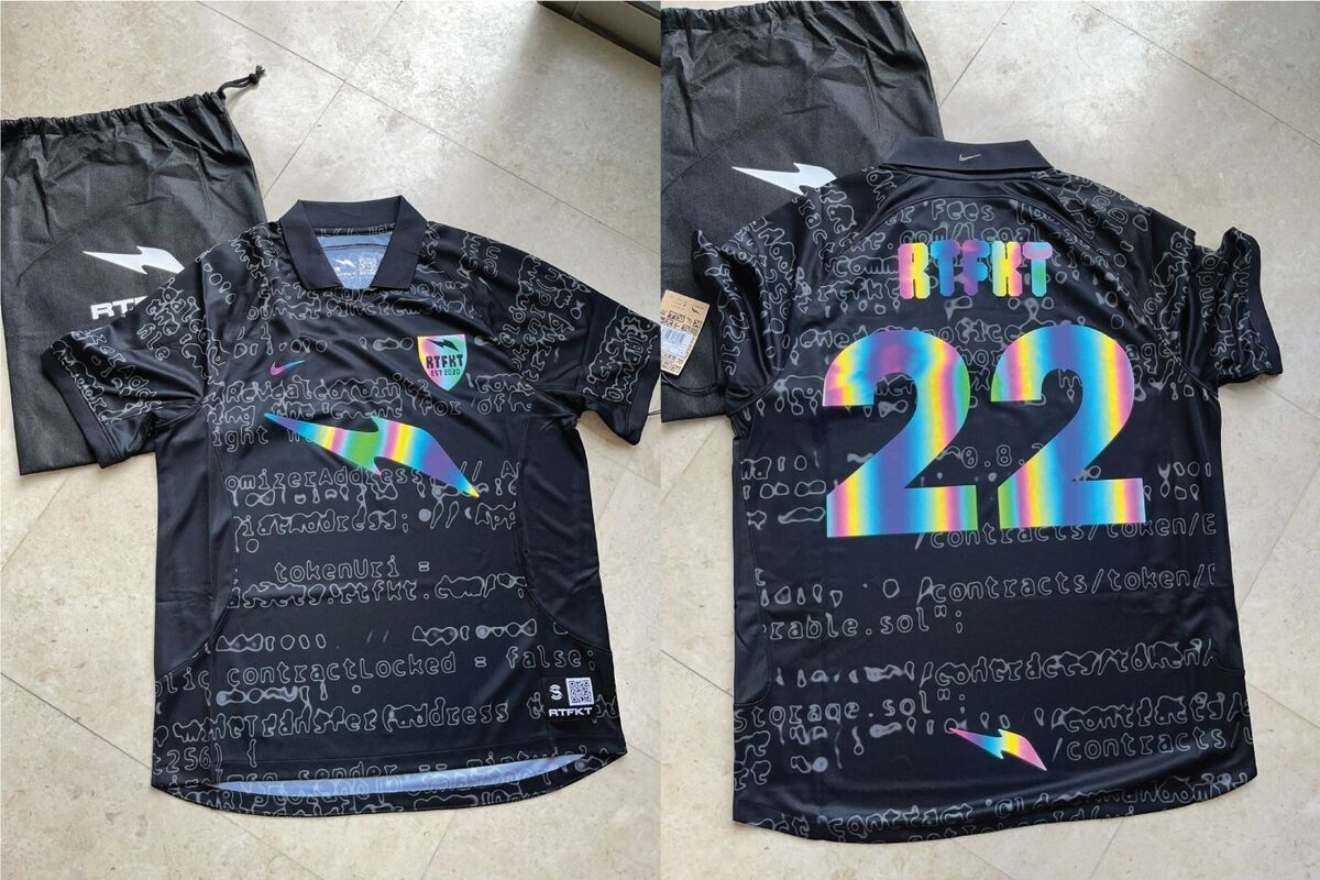 RTFKT x Nike Footballverse Jersey — Large DS Authentic Rare RTFKT x Nike Footballverse Jersey — Large DS Authentic Rare