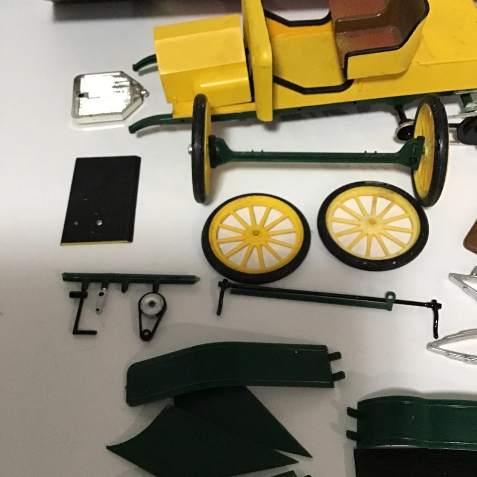 Aurora, Old Timers, Modelo de piezas de Buick Bug. ¿Escama? Foto 3 de 4