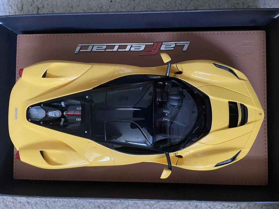 BBR 1:18 Ferrari LaFerrari Yellow Deluxe Edition #3 of 10 RARE NIB w/Base &Cover - Image 4 of 4