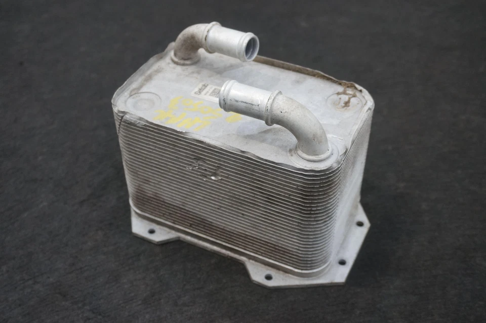 Conjunto de enfriador de aceite de motor V10 5,2 L OEM 4S0117013A Audi R8 4S 2017-23 Foto 3 de 4