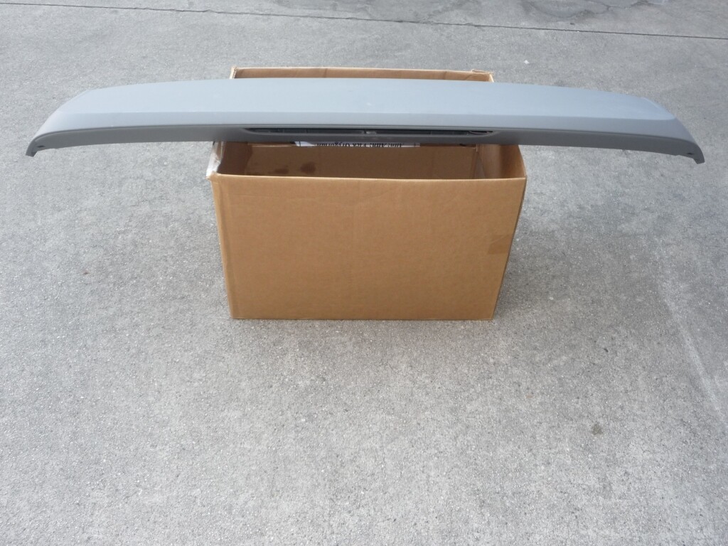 16-19 Bentley Bentayga BY636 Rear Upper Wing skirt Tail Spoiler 36A827933 OEM H1