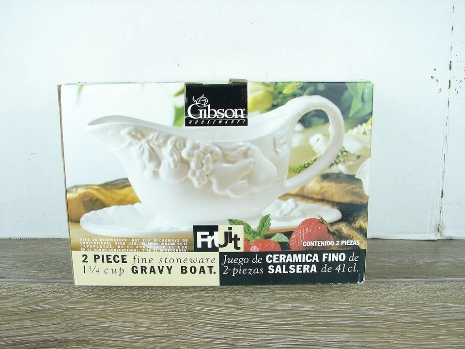 Gibson 2 Piece Fine Stoneware 1 3/4 Cup Gravy Boat Fruit Decoration - In Box - Image 4 of 4