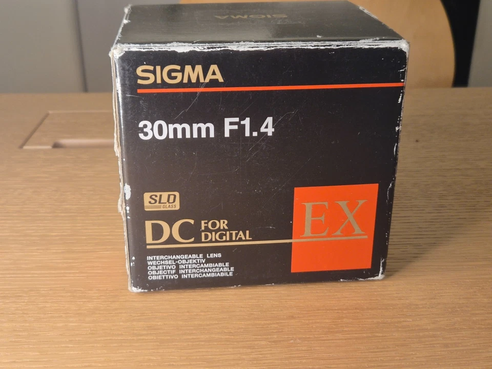 Sigma 30mm f/1.4 EX DC HSM Lens for Sigma SA Mount fit (Sigma DSLR cameras) - Image 4 of 4