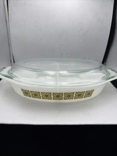 Vintage Pyrex 1.5 QT Avocado Green Verde Flowers Divided Dish With Lid