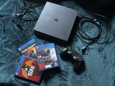 Sony PlayStation 4 Slim 500GB Spielkonsole inkl. 3 Spiele