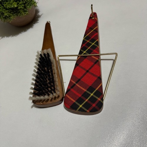 Vintage Tartan plaid Wooden Hanging Clothes Brush Valet Butler Christmas Holiday