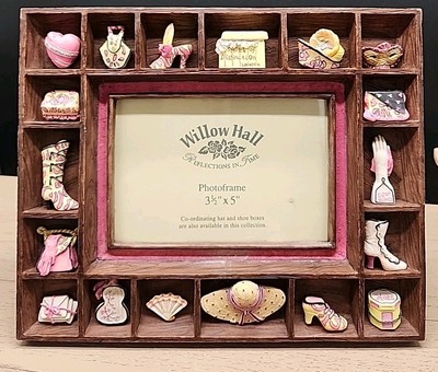 Willow Hall 3D Resin Photo Frame Reflections in Time Shoes, Hats & Accessories  