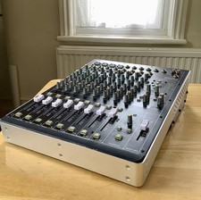 Mackie Onyx 1220i Premium Analog 12 Channel Mixer With FireWire Audio Interface
