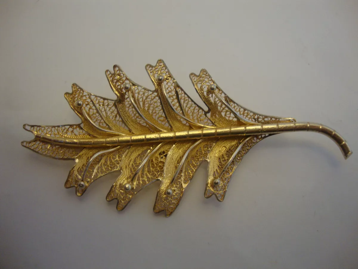 Old brooch best sale pins