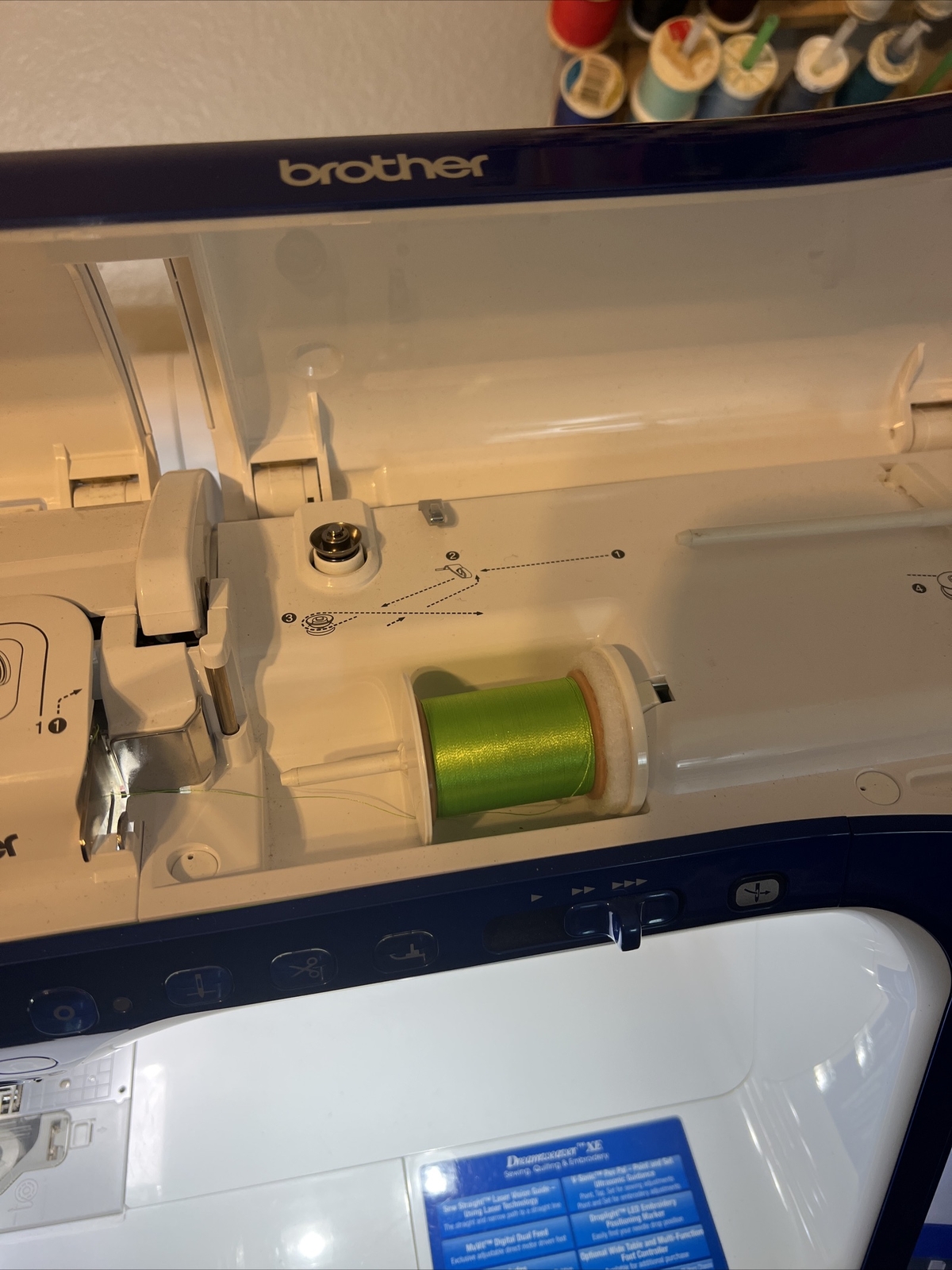 Brother Innovís VM6200D Dreamweaver XE Disney w/ Embroidery