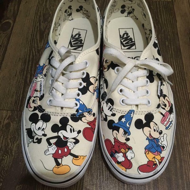 vans authentic mickey mouse