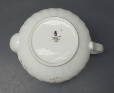 Wedgwood Campion White/Floral Swirl Scalloped Bone China 5 Cup 