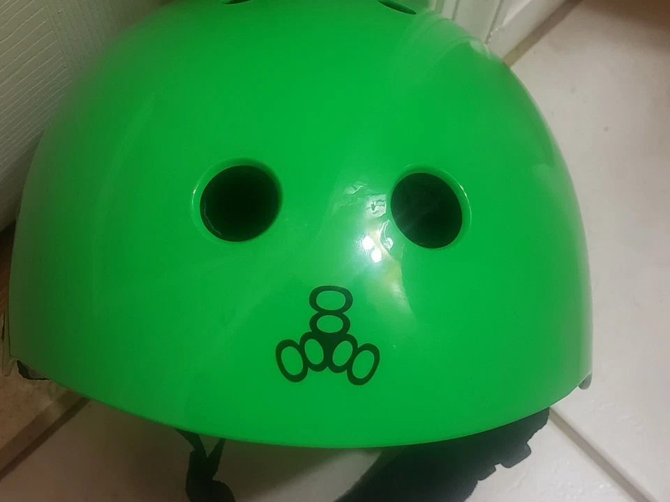 Casco de Patín/Bicicleta Triple Eight Brillante Multi-Impacto - Color Verde Foto 2 de 4