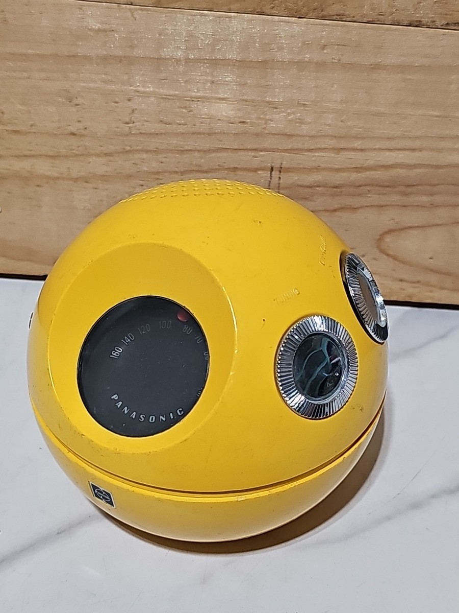 1970s Vintage Panasonic Panapet 70 Yellow AM Radio Tested WORKS