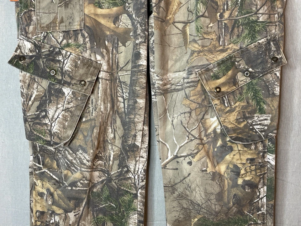 Pantalones de caza SHE Outdoor para mujer talla grande Realtree con patrón de camuflaje Foto 3 de 4