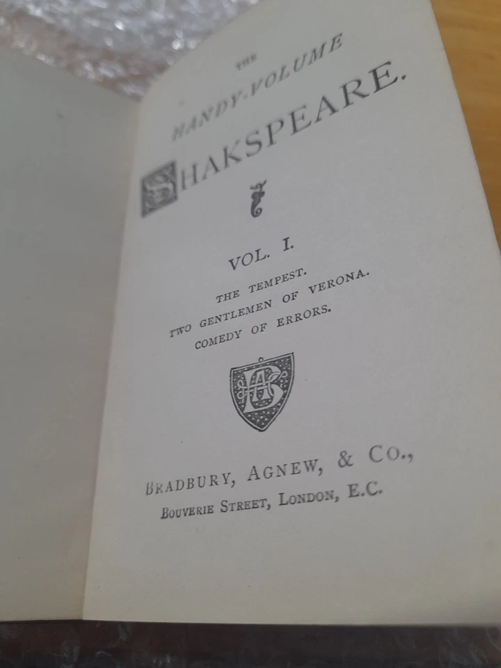 The Handy Volume Shakespeare - Complete Works in 13 x Volumes - Image 3 of 4