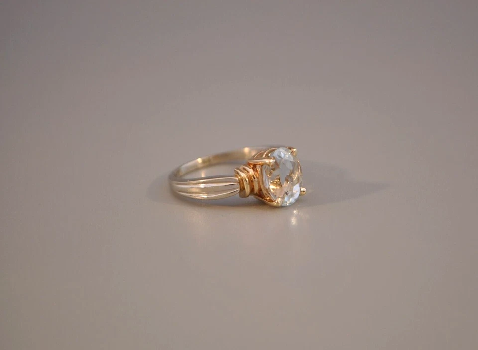 Anillo Topacio Azul Claro Natural Oro Sólido 14k - Piedras Preciosas Solitario Dos Tonos 7.75 Foto 2 de 4