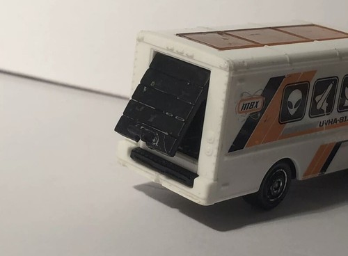 Express Delivery 2009/2014 matchbox - Picture 3 of 4