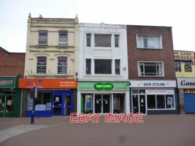 PHOTO  BEAL'S SPECSAVERS THE CAT'S PYJAMAS IN HIGH STREET GOSPORT. 2014