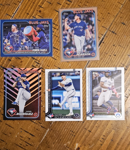 Tronto Blue Jays 2024 Topps Baseball 18 Card lot - Picture 4 of 4