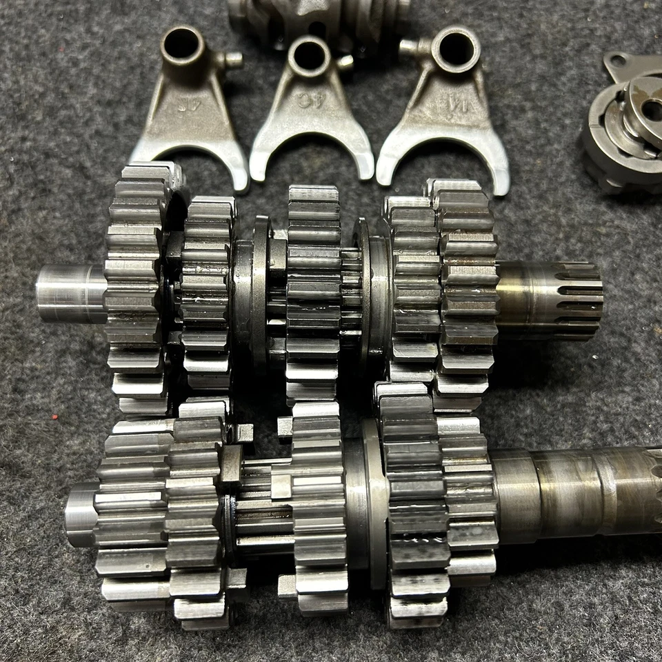 02 - 07 HONDA CR250R CR 250 R TRANSMISIÓN TRANNY ENGRANAJES EJE HORQUILLAS DE CAMBIO OEM Foto 3 de 4