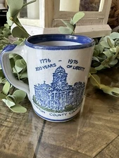 Louisville Stoneware Coffee Mug Clinton County Courthouse 1776-1976 Vintage ￼