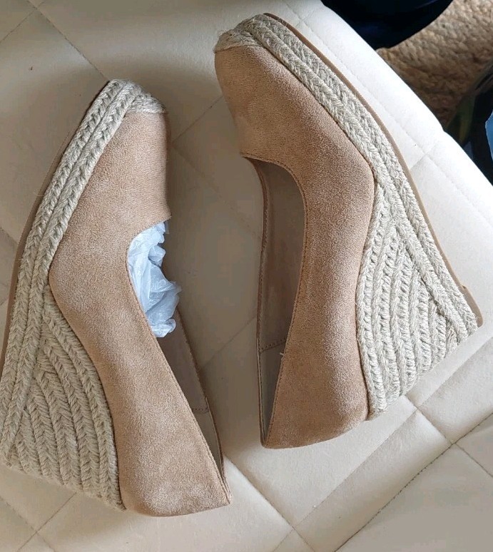 Vanessa Wu leather Suede wedge Espadrille sandals, size EU 37