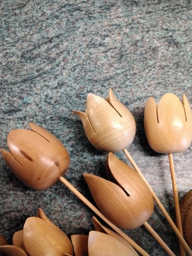 Beautiful Dansel ? Natural handcrafted original light wood 9 Tulip flowers vase - Imagen 6 de 11