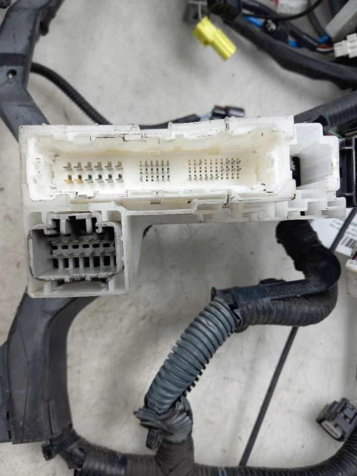 Arnés de sala de motores principal 13 14 15 16 Lexus GS350 F-Sport 82111-3AL20 Foto 3 de 4