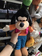 Adorable Disney's Goofy 23 Inch Plush NWT Mouseketoys