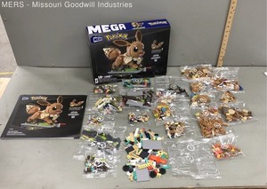 Mega Pokemon Motion Eevee HTH71 Building Set 1366 Pieces Opened Box