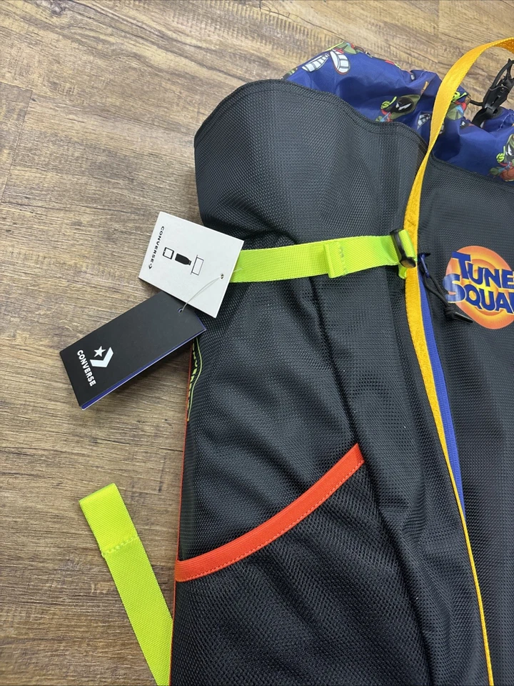 MOCHILA CONVERSE X SPACE JAM A NEW LEGACY - Edición Limitada Foto 4 de 4