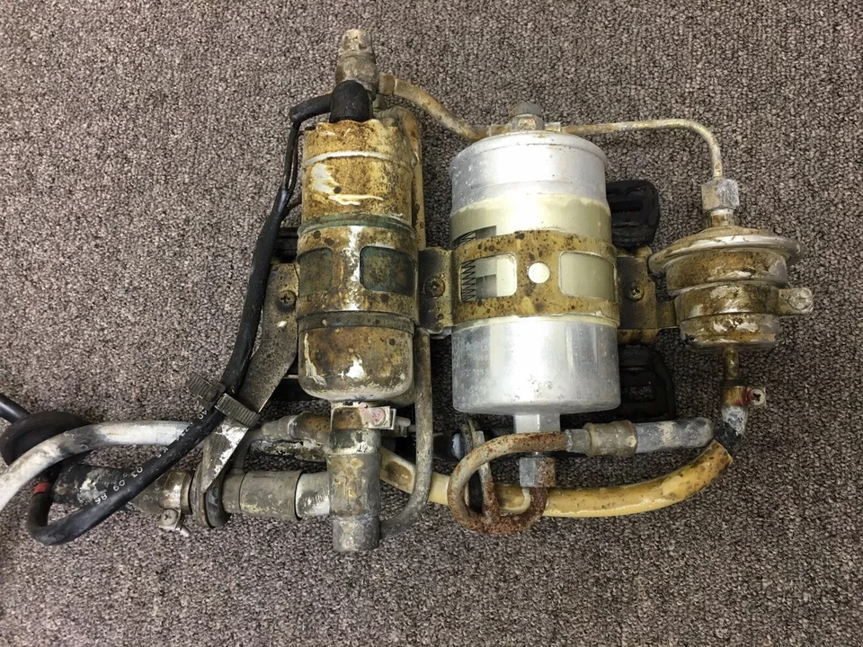 Mercedes-Benz 190E 1992 filtro bomba combustible usado Foto 4 de 4