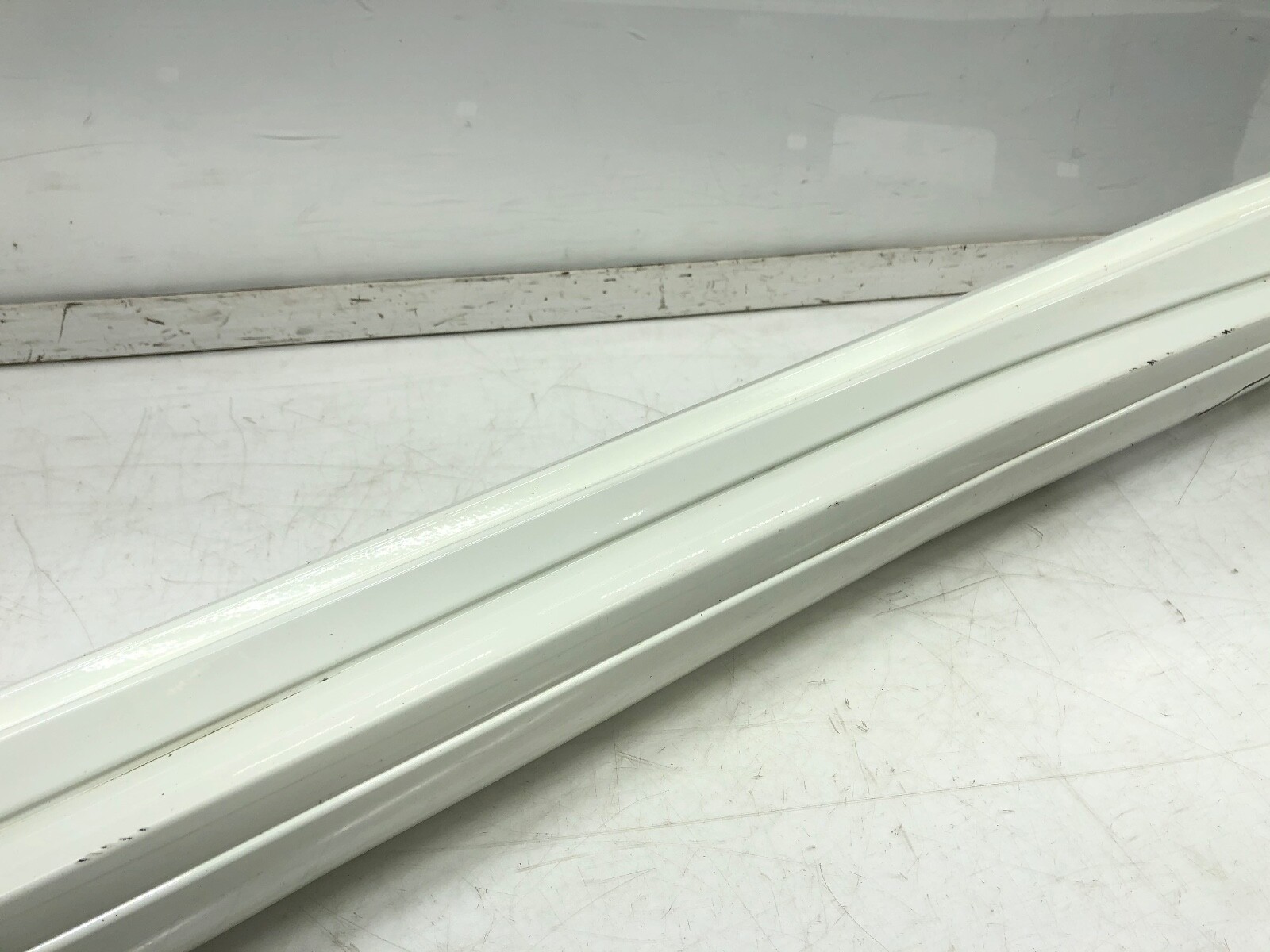 MERCEDES BENZ Cla250 OEM Left Driver Side Rocker Molding Genuine