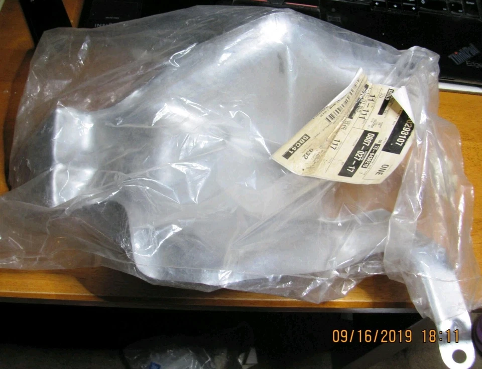 Tubo de escape protector térmico delantero Buick Chevy Olds 1993-2001 NOS GM 10293107. Pont. Foto 2 de 3