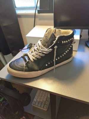 Golden Goose Superstar Size 8.5 And Its Authentic. Womens