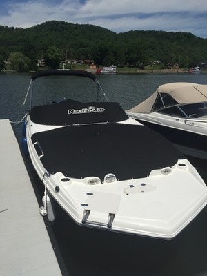 2014 Nautic Star 243 DC Deck Boat with 200HP Yamaha Outboard