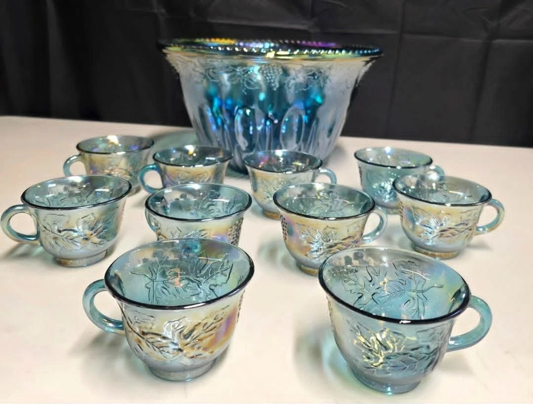 ヴィンテージ ブルー カーニバル ガラス Carnival Glass Punch Cups In Vintage Imperial Carnival Glass for