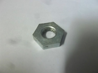 TRIUMPH GEFEDERTE NABE RADANKERMUTTER 3/8'' x 26tpi 1949-52 - 37-0630 W630